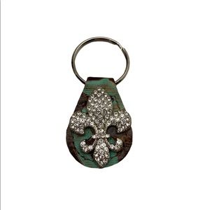 Raviani NWT Crystal Fleur De Lis Genuine Leather Keychain